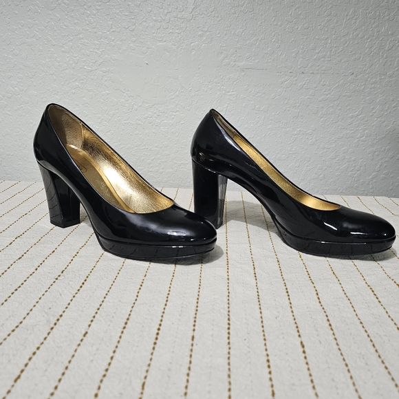 COACH Black Patent pumps - Picture 1 of 10